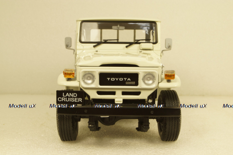 Toyota Land Cruiser 40 Pick Up 1960, white, 08958W, Kyosho 1:18