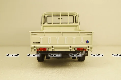 Toyota Land Cruiser 40 Pick Up 1960, white, 08958W, Kyosho 1:18