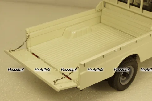 Toyota Land Cruiser 40 Pick Up 1960, white, 08958W, Kyosho 1:18