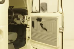 Toyota Land Cruiser 40 Pick Up 1960, white, 08958W, Kyosho 1:18