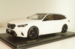 BMW M5 (G99) Touring 2025, white, 1814802, Solido 1:18