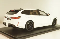 BMW M5 (G99) Touring 2025, white, 1814802, Solido 1:18