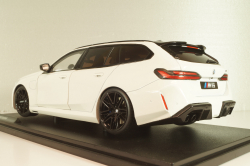BMW M5 (G99) Touring 2025, white, 1814802, Solido 1:18