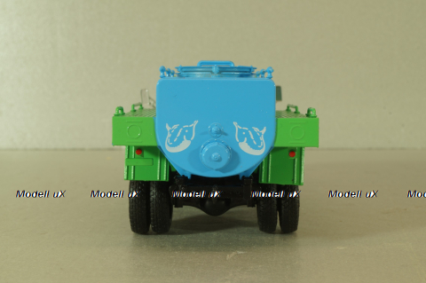 АЦЖР-130 Живая рыба, на шасси Зил-130, зеленый, Легендарные грузовики СССР №108, Modimio 1:43