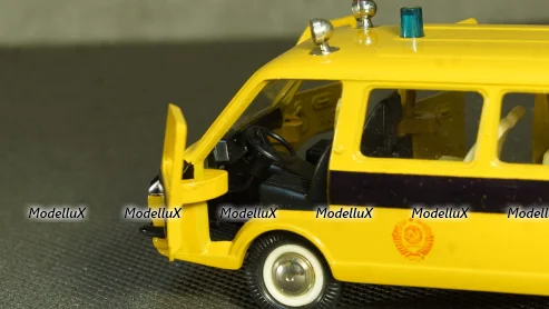 Бокс для моделей 1:24  27.0cm(l) x 12.5cm(w) x 11.2cm(h) , Triple9 
