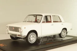 Fiat 124 (Ваз-2101) 1970, white, CMC205, IXO 1:18 
