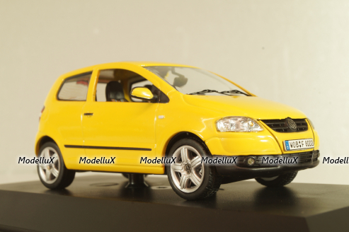Volkswagen Fox 2005, yellow, Schuco 1:43 Уценка!
