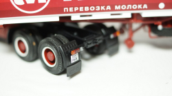 Маз 6422 с полуприцепом АМП-22,6 Молоковоз, TruckTyr 1:43