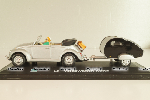 Volkswagen Beeatle with camping trailer and figuren, silver, Cararama 1:43