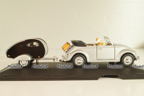 Volkswagen Beeatle with camping trailer and figuren, silver, Cararama 1:43