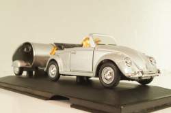 Volkswagen Beeatle with camping trailer and figuren, silver, Cararama 1:43