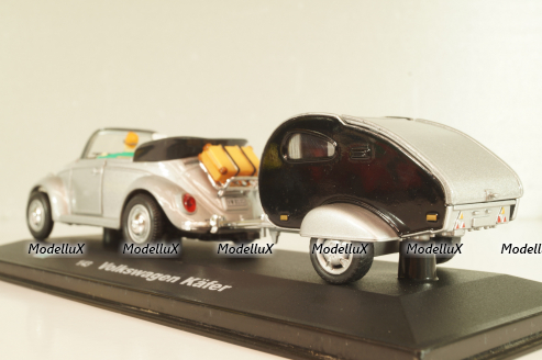 Volkswagen Beeatle with camping trailer and figuren, silver, Cararama 1:43