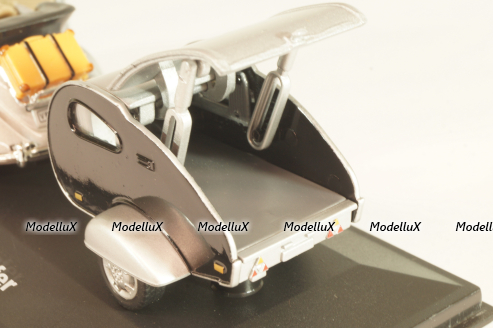 Volkswagen Beeatle with camping trailer and figuren, silver, Cararama 1:43