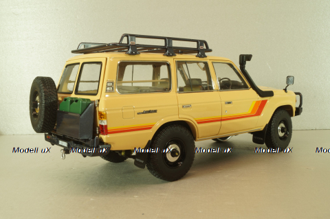 Toyota Land Cruiser 60 1981, beige, w/roof rack + (08956XBE), KYO8956XE, Kyosho 1:18