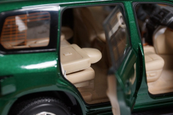Toyota LAND CRUISER 200 , Paudi 1:18