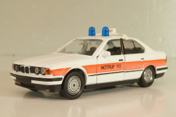 BMW 535i Notruf (E34) 1987, white/red strip, 82229417277, Shabak 1:43