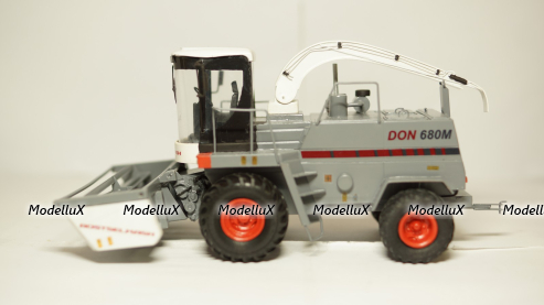 Дон 680 комбайн серый, Modellux 1:43