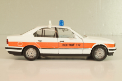 BMW 535i Notruf (E34) 1987, white/red strip, 82229417277, Shabak 1:43