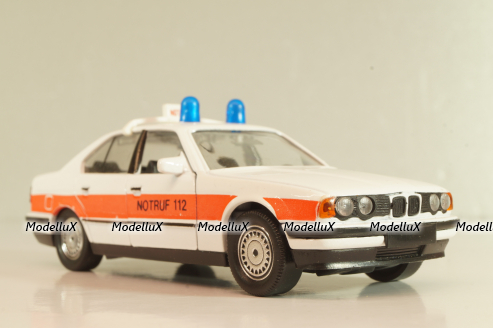 BMW 535i Notruf (E34) 1987, white/red strip, 82229417277, Shabak 1:43