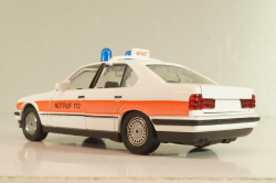 BMW 535i Notruf (E34) 1987, white/red strip, 82229417277, Shabak 1:43
