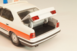 BMW 535i Notruf (E34) 1987, white/red strip, 82229417277, Shabak 1:43