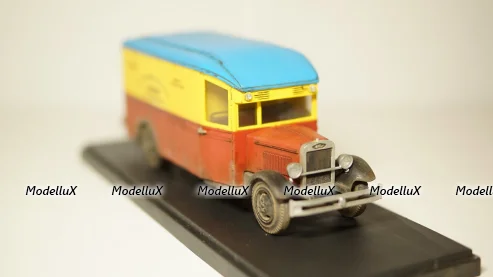 Volkswagen T4 Caravelle 1990 Silver, CLC429, IXO 1:43