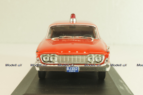 Ford Country Squire Ambulance 1964, red, WB181, WhiteBox 1:43 Уценка!