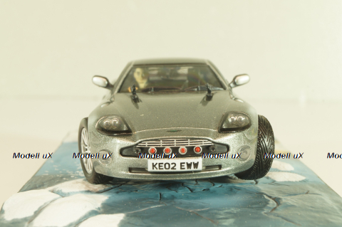 Aston Martin V12 Vanquish from movie "Die another day" 2002, silver, James Bond Modellauto Collection №2, Altaya 1:43