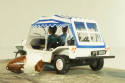 Mini Moke from movie "Live and let die" 1973, white, James Bond Modellauto Collection #24, Altaya 1:43
