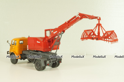 Saviem 4x4 truck with a hydraulic excavator "Poclain" 1957, orange/red, Les Plus Mythiques Saviem #3, Deagostini 1:43