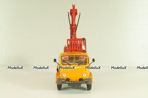 Saviem 4x4 truck with a hydraulic excavator "Poclain" 1957, orange/red, Les Plus Mythiques Saviem #3, Deagostini 1:43