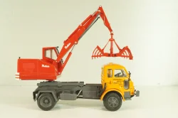 Saviem 4x4 truck with a hydraulic excavator "Poclain" 1957, orange/red, Les Plus Mythiques Saviem #3, Deagostini 1:43