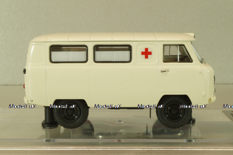 Уаз-450А, Скорая Медицинская Помощь (интерьер гражданской скорой) 1960 г, 145023, DiP Models 1:43