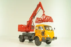 Saviem 4x4 truck with a hydraulic excavator "Poclain" 1957, orange/red, Les Plus Mythiques Saviem #3, Deagostini 1:43