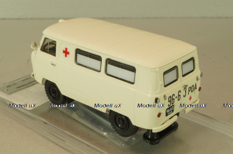 Уаз-450А, Скорая Медицинская Помощь (интерьер гражданской скорой) 1960 г, 145023, DiP Models 1:43