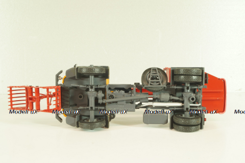 Saviem 4x4 truck with a hydraulic excavator "Poclain" 1957, orange/red, Les Plus Mythiques Saviem #3, Deagostini 1:43