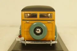 Ford De Luxe 1940, green/wood, 100 years Ford Motor Company, Minichamps 1:43