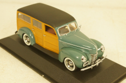 Ford De Luxe 1940, green/wood, 100 years Ford Motor Company, Minichamps 1:43