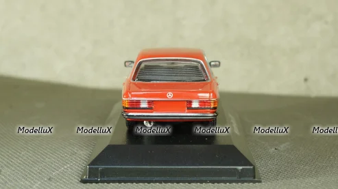 Ford Fordor Sedan 1947 black, IXO 1:43