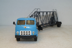 Маз-504 Седельный тягач + Полуприцеп Панелевоз, Киммерия 1:43