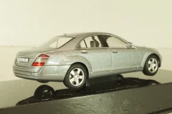 Mercedes S 500 (W221) 2006, grey, B66962221, Autoart 1:43