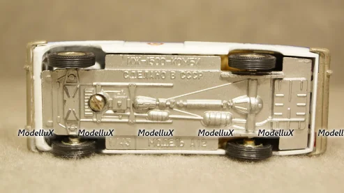 Москвич-433 с лафетом для перевозки автомобиля, TruckTyr 1:43