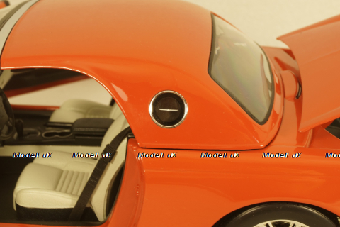 Ford Thunderbird  James Bond 007 Die Another day, 10013 Minichamps 1:18