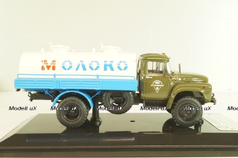 АЦПТ-4,1 автомобиль-цистерна "Молоко"  на шасси Зил-130 1986 г., хаки/берый, 113019, DiP Models 1:43