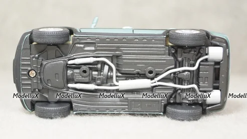 Aston Martin DB5 1965 James Bond 007 Goldfinger, 33754E, Joy Ride 1:18