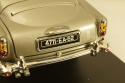 Aston Martin DB5 1965 James Bond 007 Goldfinger, 33754E, Joy Ride 1:18