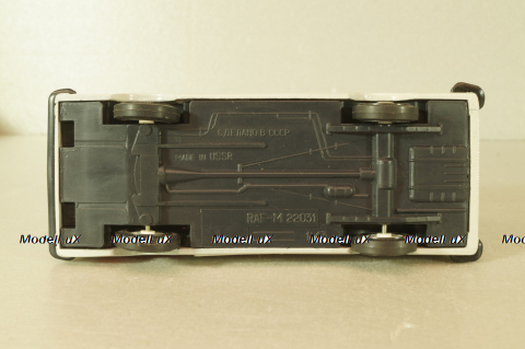 Раф-22031, скорая медицинская помощь, бело-серый, октябрь 1991, Тантал/Радон 1:43