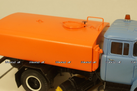 Зил-130 с кабиной Зил 131 КО-829 (белая решетка) поливалка, KV мастерская 1:43