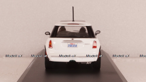 Mini Cooper S 2003 "Ограбление по-итальянски", Greenlight 1:43