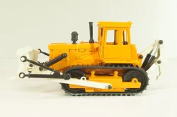 ДЗ-109Б Бульдозер, оранжевый, Тантал/Радон 1:43